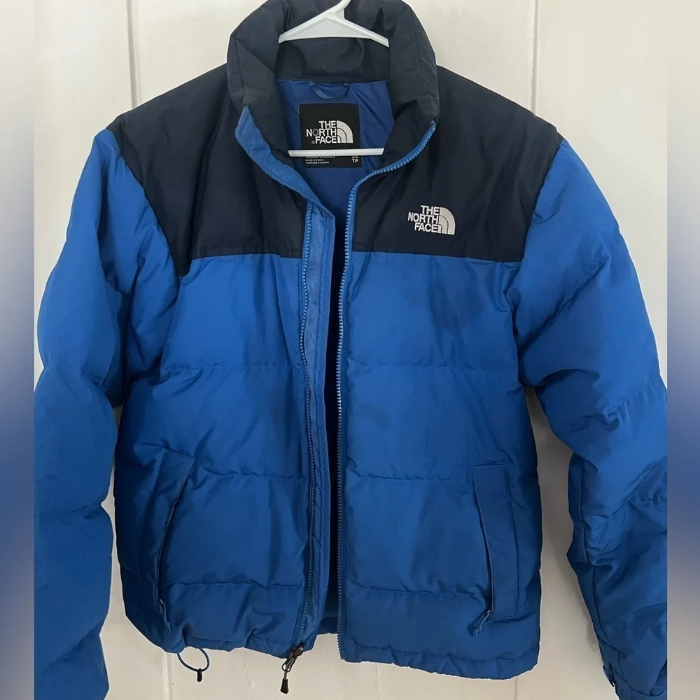 North Face 550 puffer jacket. Size Men’s SMALL.